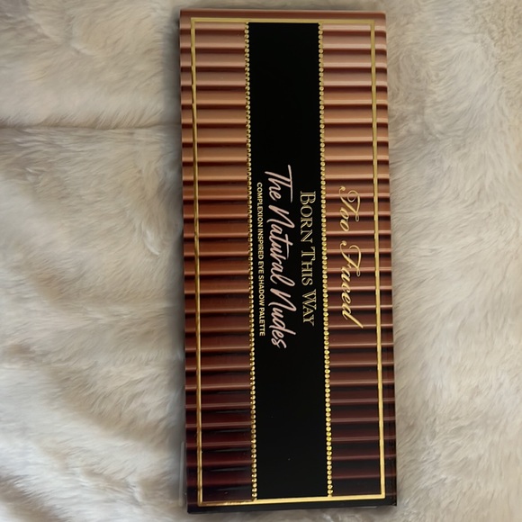 Too Faced The Natural Nudes Eyeshadow Pallet NWT - Picture 2 of 3